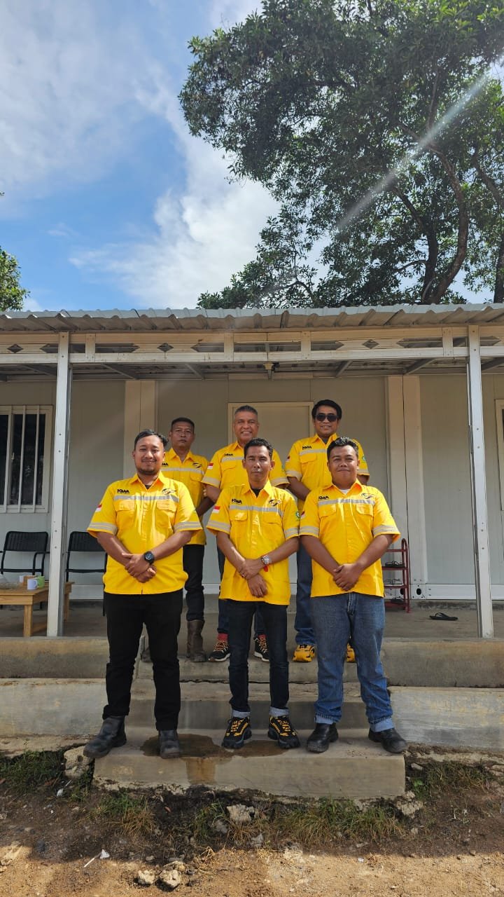 Jajaran Manajemen dan Staf Office Stockpile KMAT